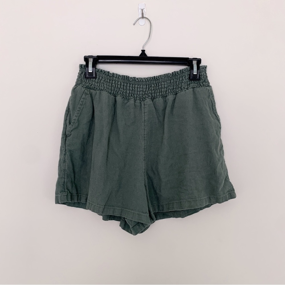 Universal Thread Medium Green Flowy High Waisted Shorts